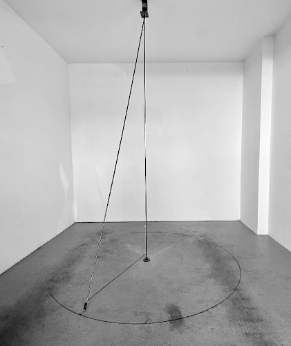 „Working Now“ Installation 2020 Stahl, angetrieben durch einen Elektromotor 12 U/min